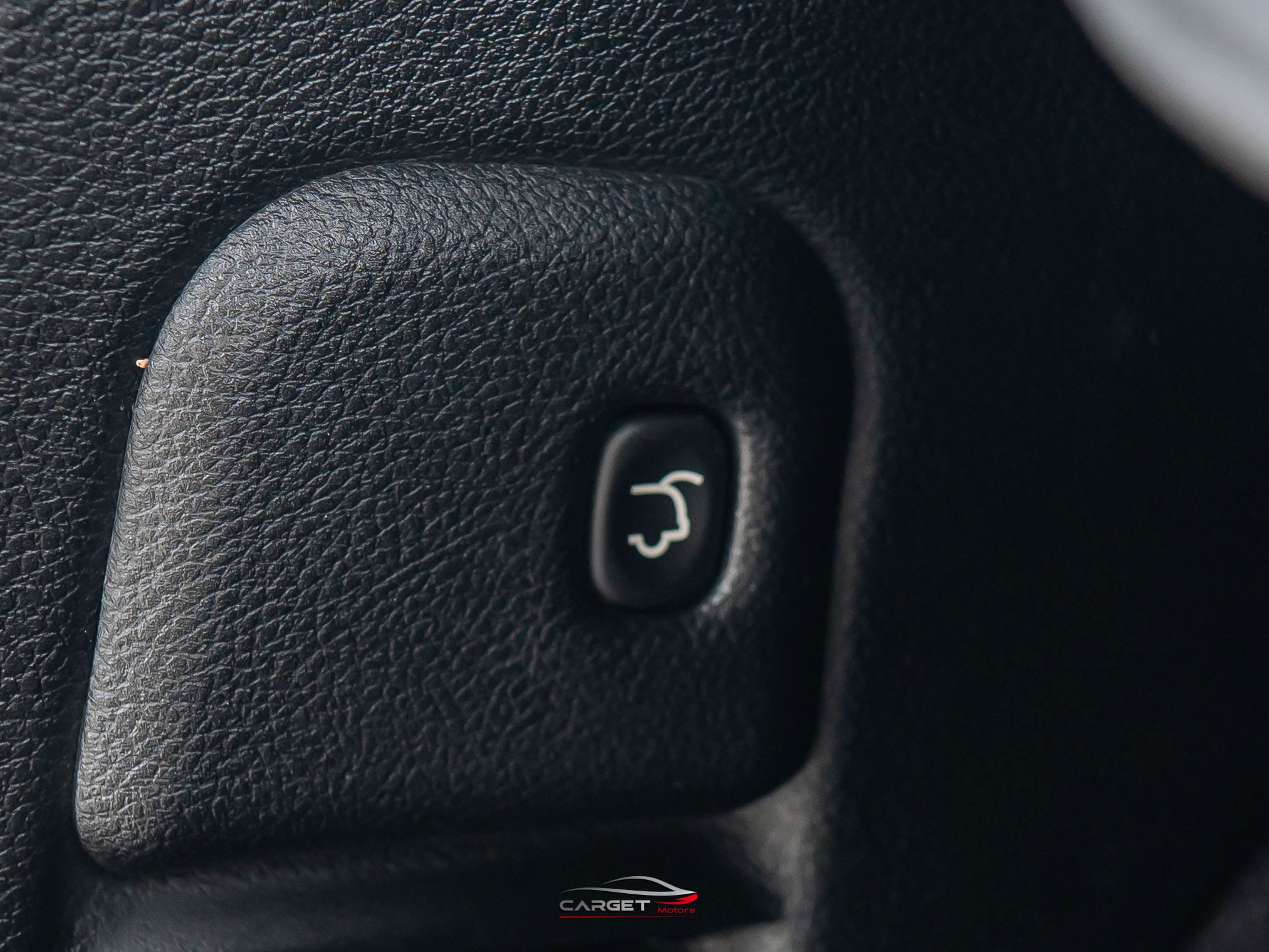 Used 2012 Jeep Grand Cherokee SRT8 w/ Luxury Group II AWD/4WD image 47