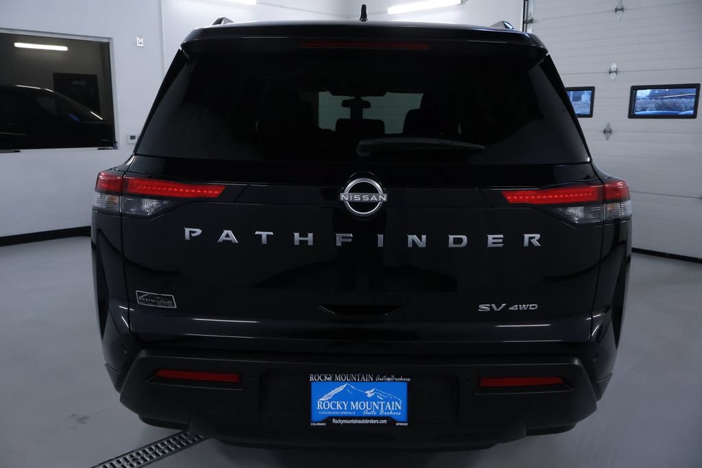 Used 2024 Nissan Pathfinder SV AWD/4WD image 6