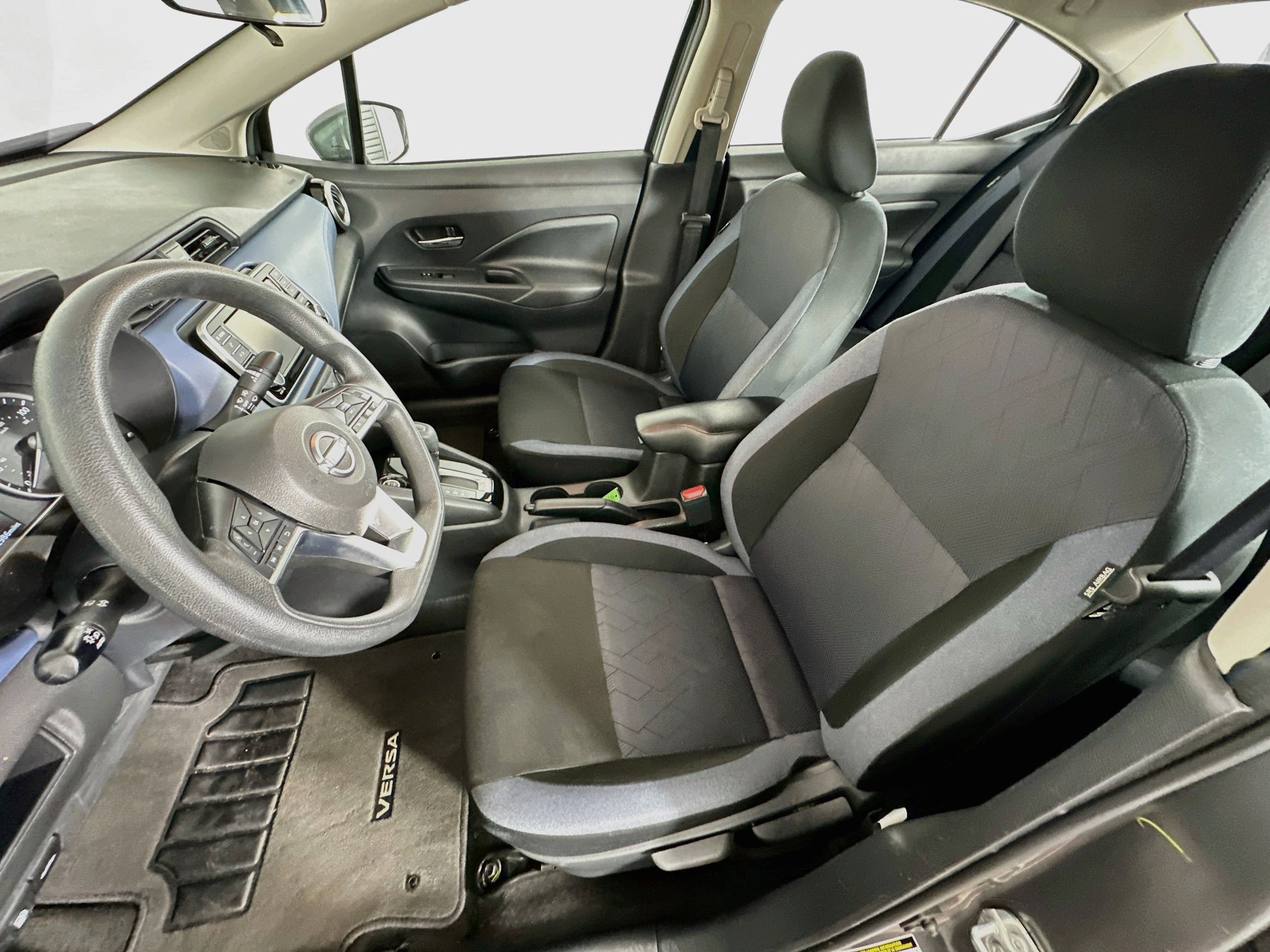 Used 2025 Nissan Versa SV FWD image 13