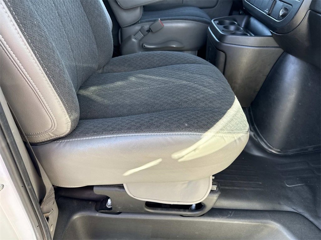 Used 2024 Chevrolet Express 2500 w/ Driver Convenience Package image 25