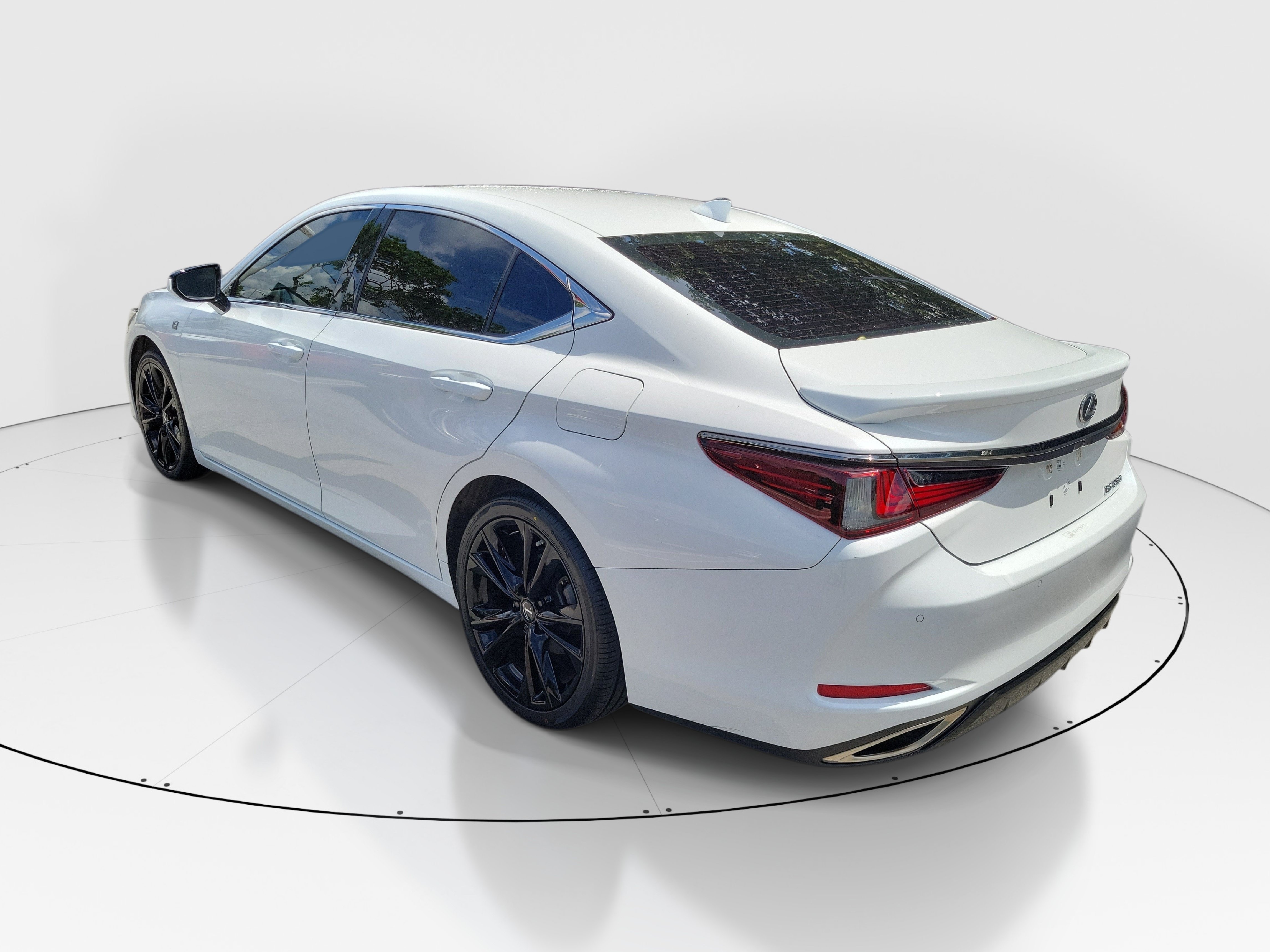 Certified 2024 Lexus ES 350 F Sport w/ Accessory Package (Z2) FWD image 4