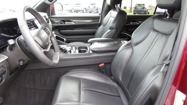 Used 2022 Jeep Wagoneer Series III w/ Premium Group I image 4