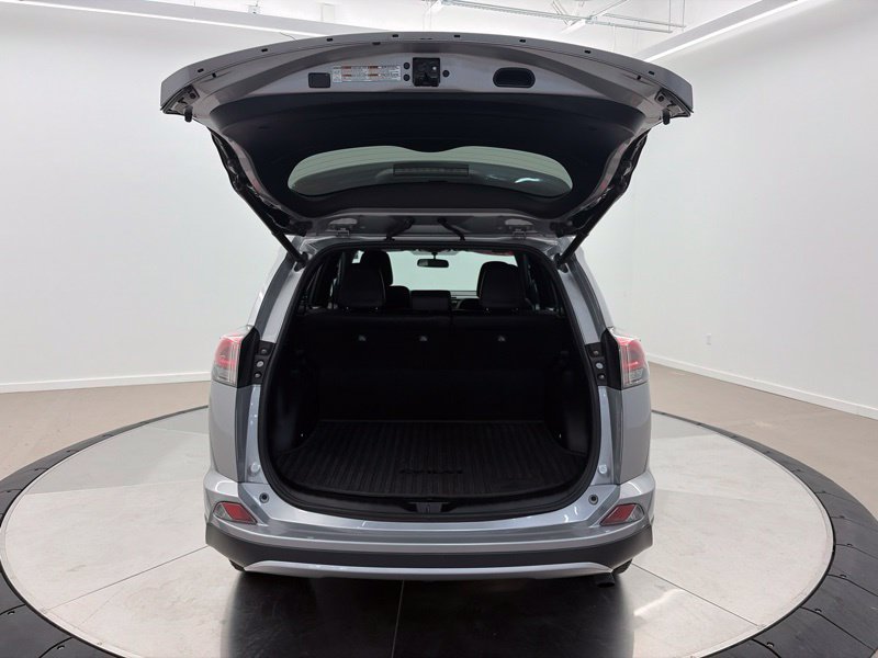 Used 2016 Toyota RAV4 SE AWD/4WD image 9