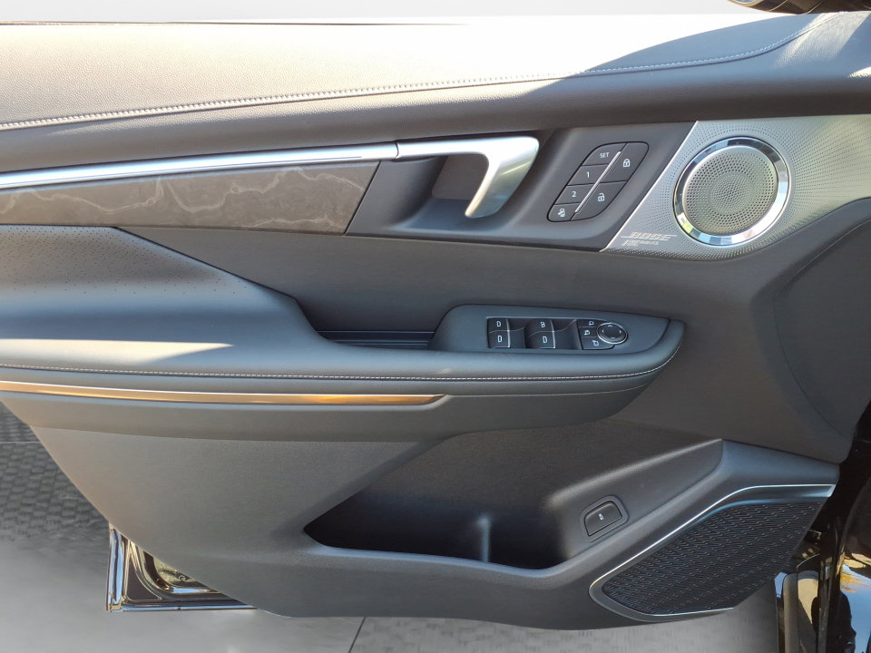 New 2026 Buick Enclave Avenir w/ Super Cruise Package image 17