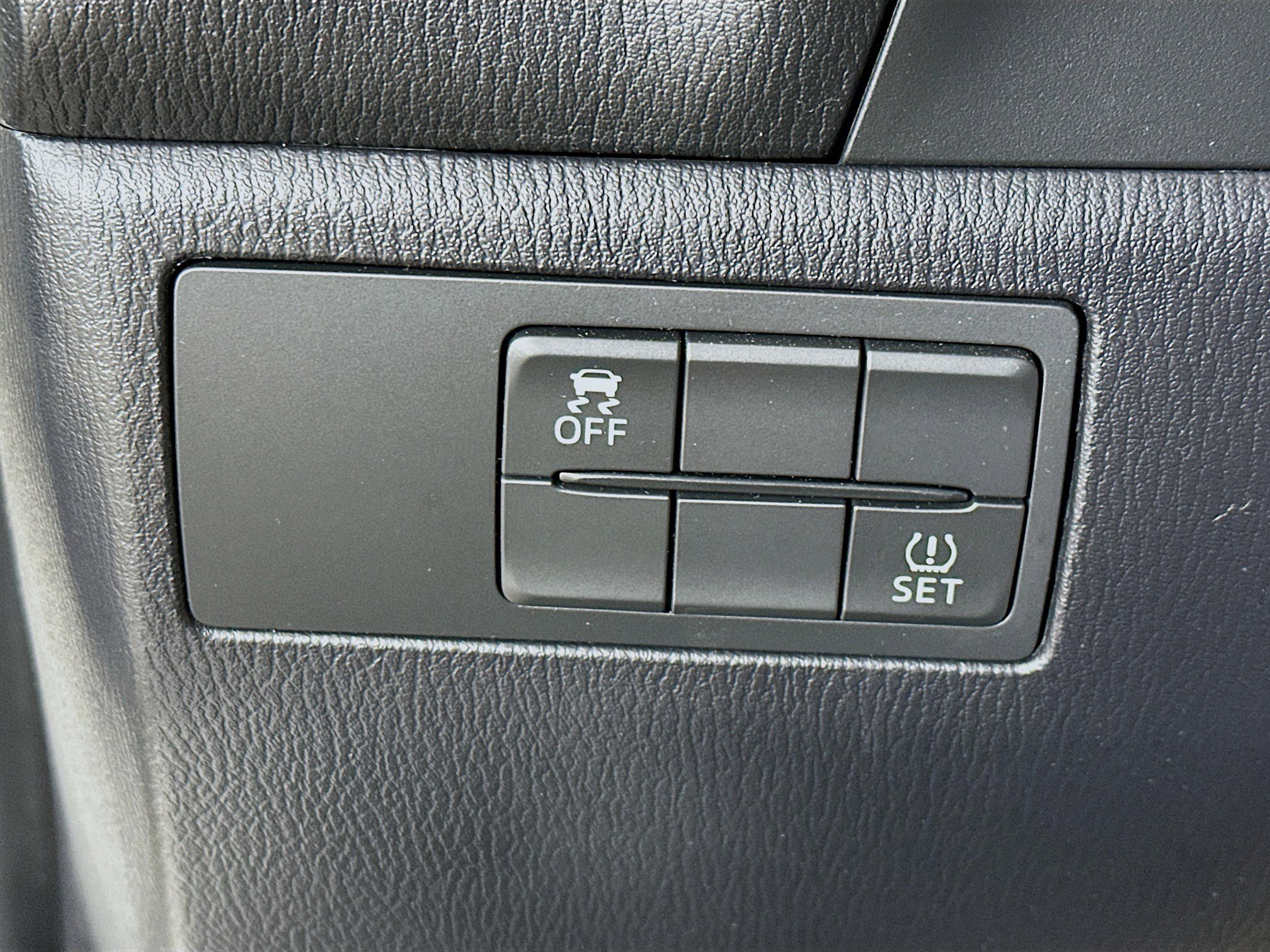 Used 2018 MAZDA MAZDA3 Sport image 17