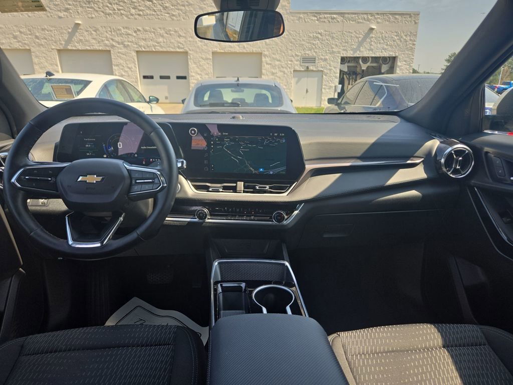 Used 2025 Chevrolet Equinox LT image 29