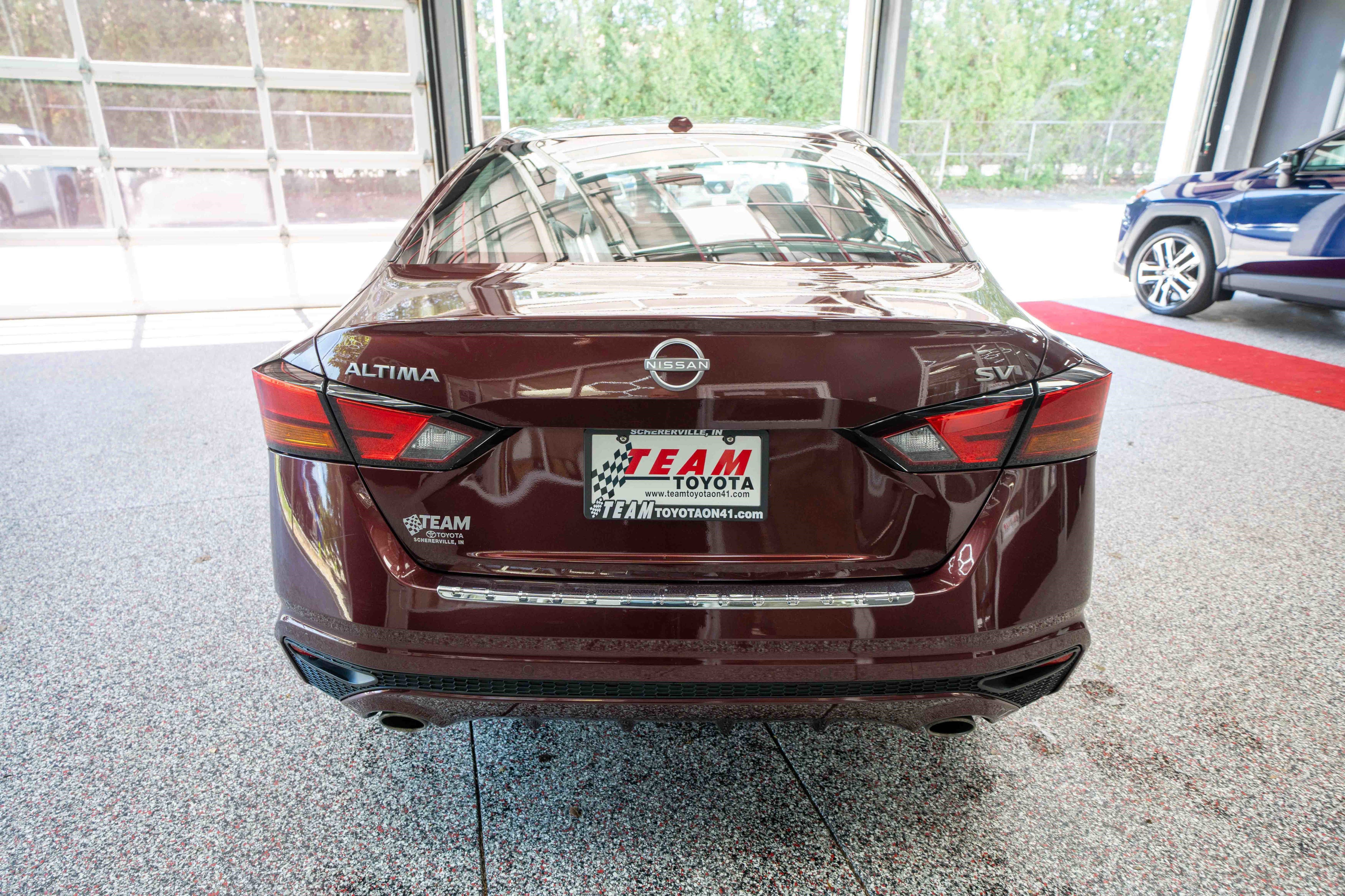 Used 2023 Nissan Altima 2.5 SV w/ SV Premium Package image 3