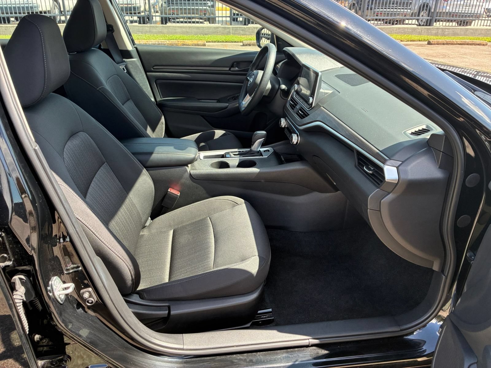 Used 2026 Nissan Altima 2.5 SV FWD image 35