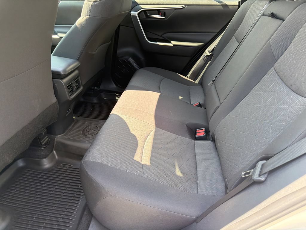 Used 2022 Toyota RAV4 XLE w/ Convenience Package AWD/4WD image 18