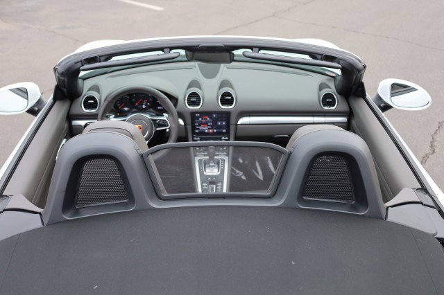 Used 2019 Porsche 718 Boxster image 16