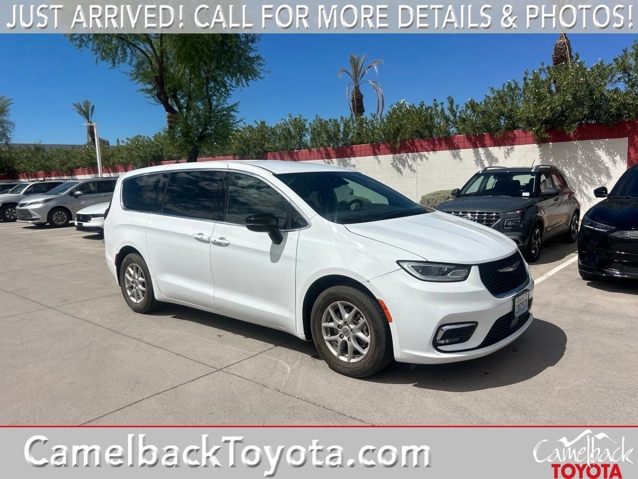 Used 2025 Chrysler Pacifica Select FWD image 1