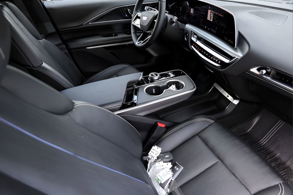 Certified 2025 Cadillac Lyriq Sport w/ LPO, Floor Liner Package AWD/4WD image 29
