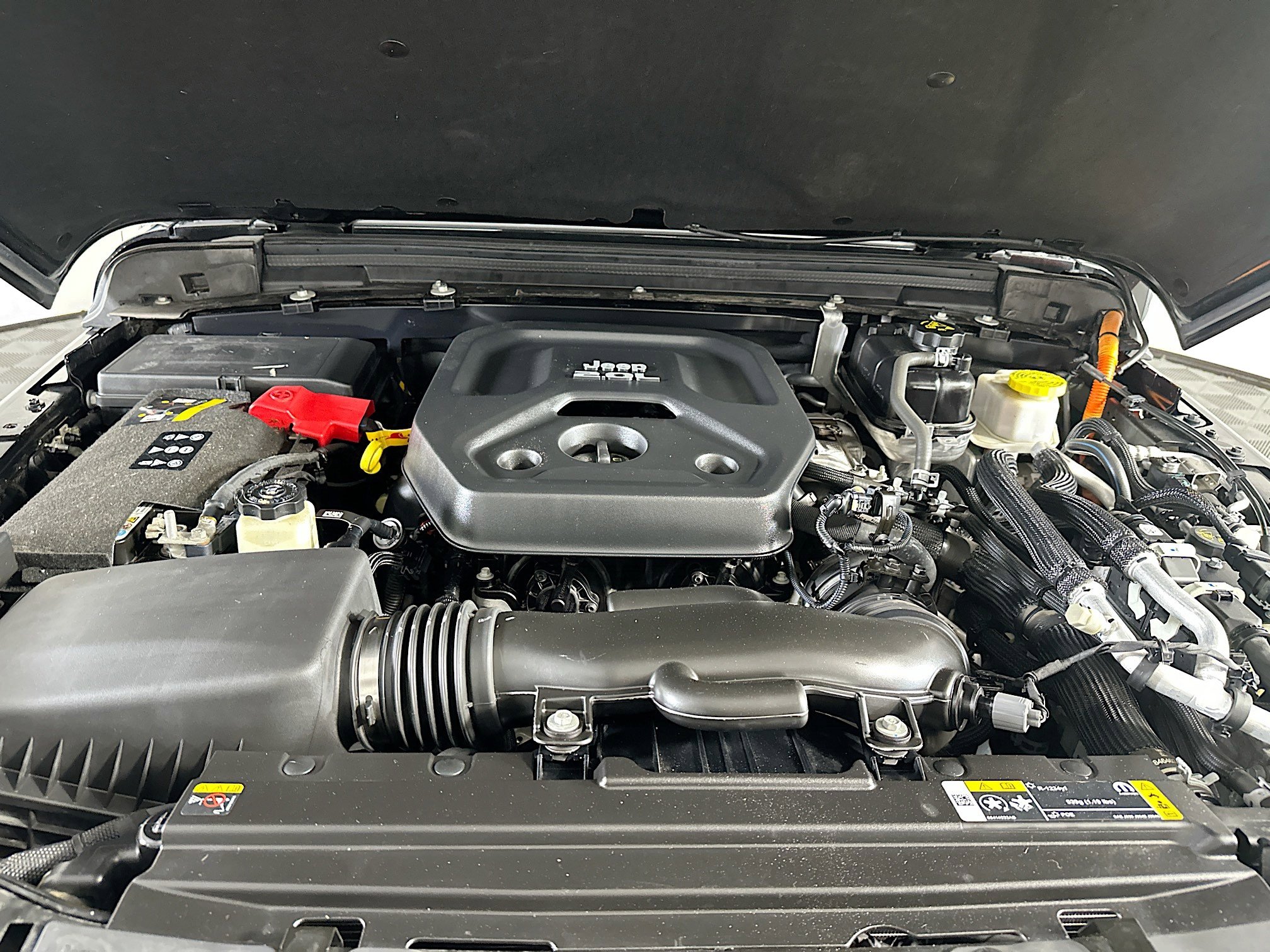 Used 2023 Jeep Wrangler Sahara w/ Cold Weather Group image 34