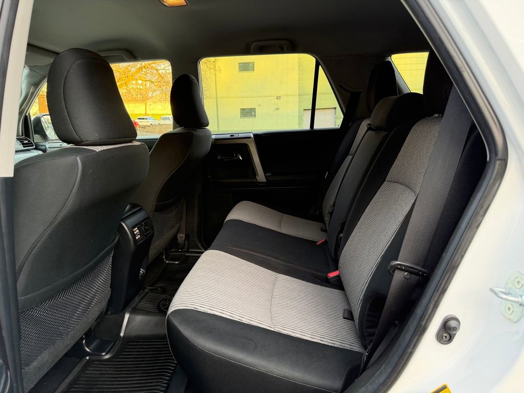 Used 2020 Toyota 4Runner SR5 AWD/4WD image 23