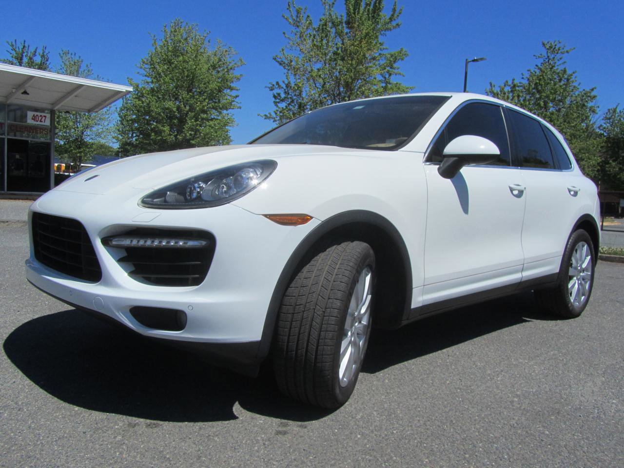 Used 2012 Porsche Cayenne Turbo AWD/4WD image 5