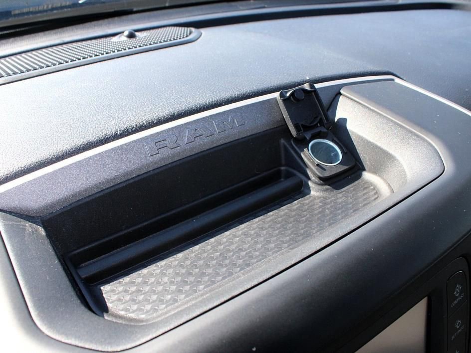 Used 2024 RAM 2500 Tradesman w/ Chrome Appearance Group image 28