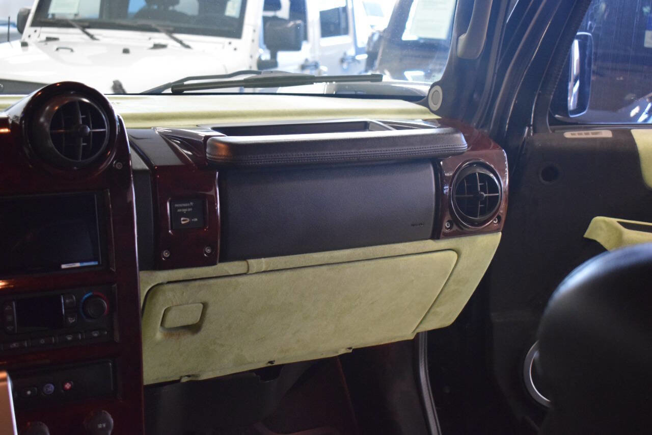 Used 2003 HUMMER H2 w/ Preferred Equipment Group image 53