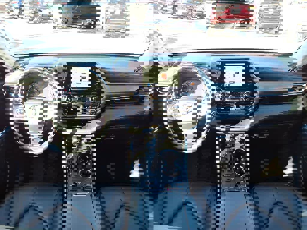 Used 2023 Toyota Highlander XLE image 14