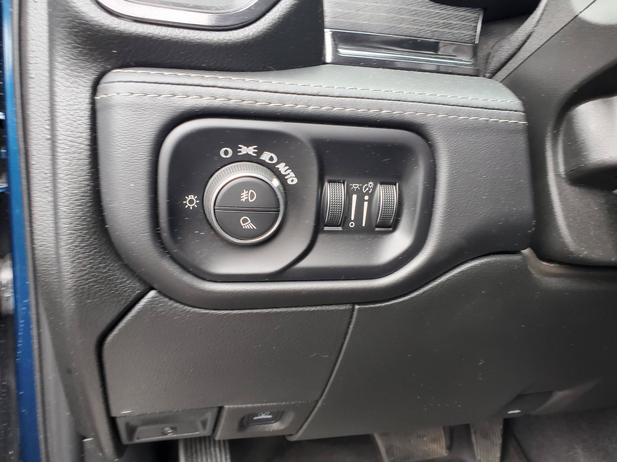 Used 2022 RAM 2500 Limited AWD/4WD image 29