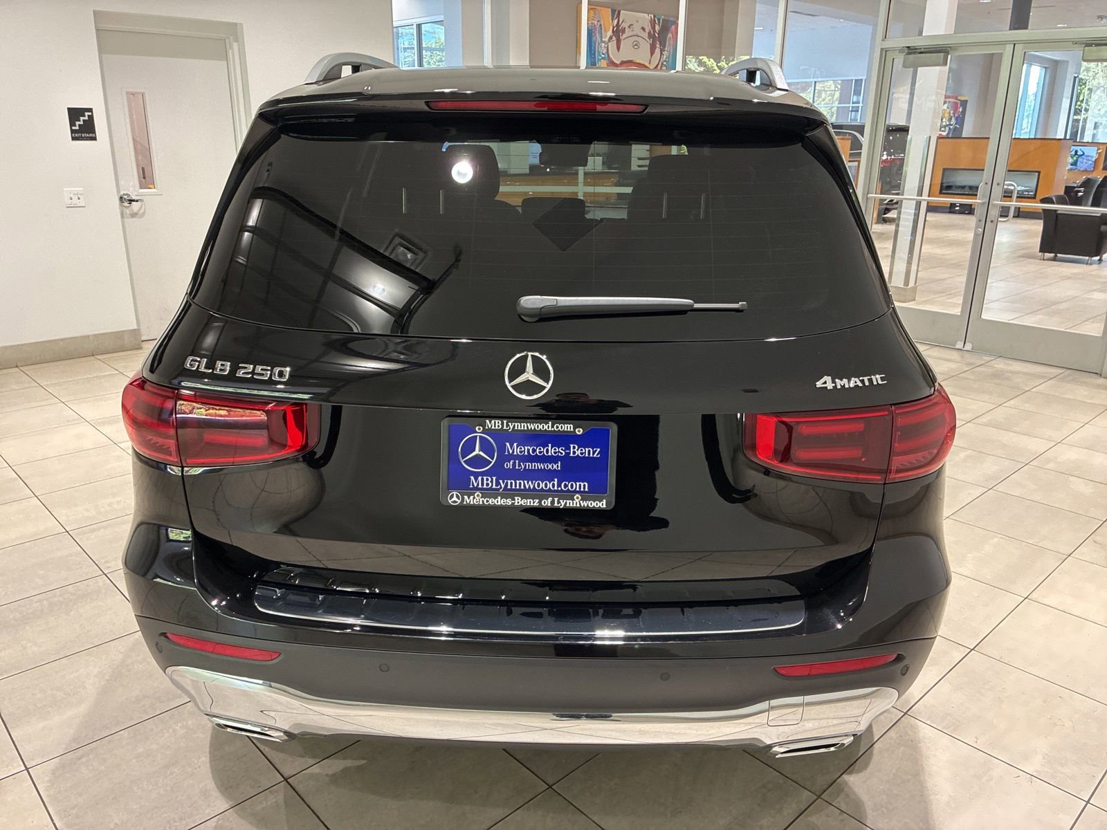 Used 2025 Mercedes-Benz GLB 250 4MATIC image 5