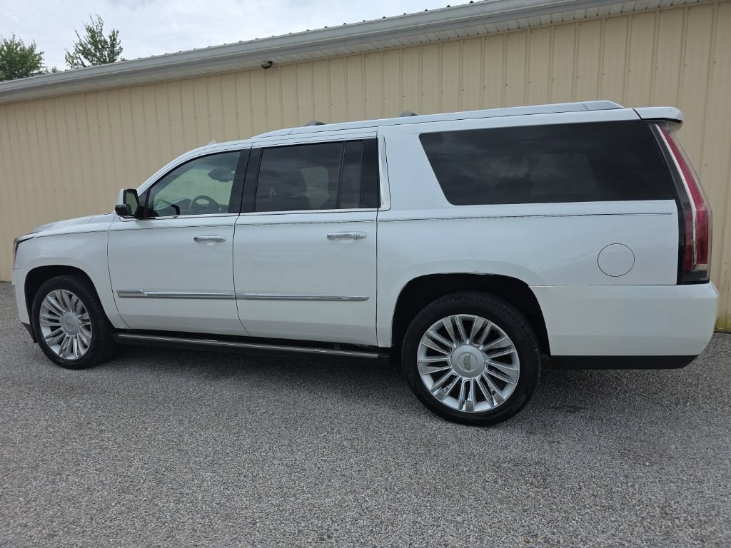 Used 2016 Cadillac Escalade ESV Platinum AWD/4WD image 11