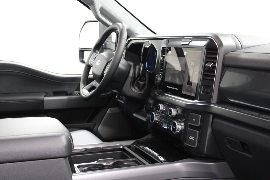 New 2026 Ford F250 Lariat w/ Black Appearance Package image 31