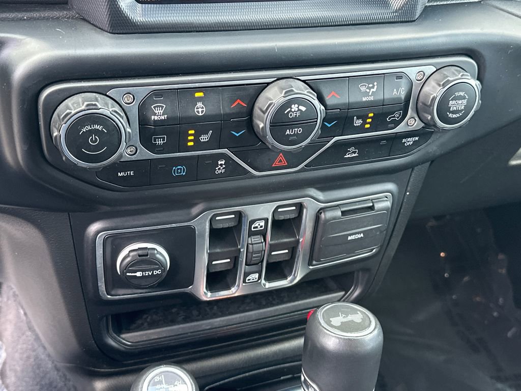Used 2023 Jeep Wrangler Unlimited Sahara w/ Cold Weather Group AWD/4WD image 28