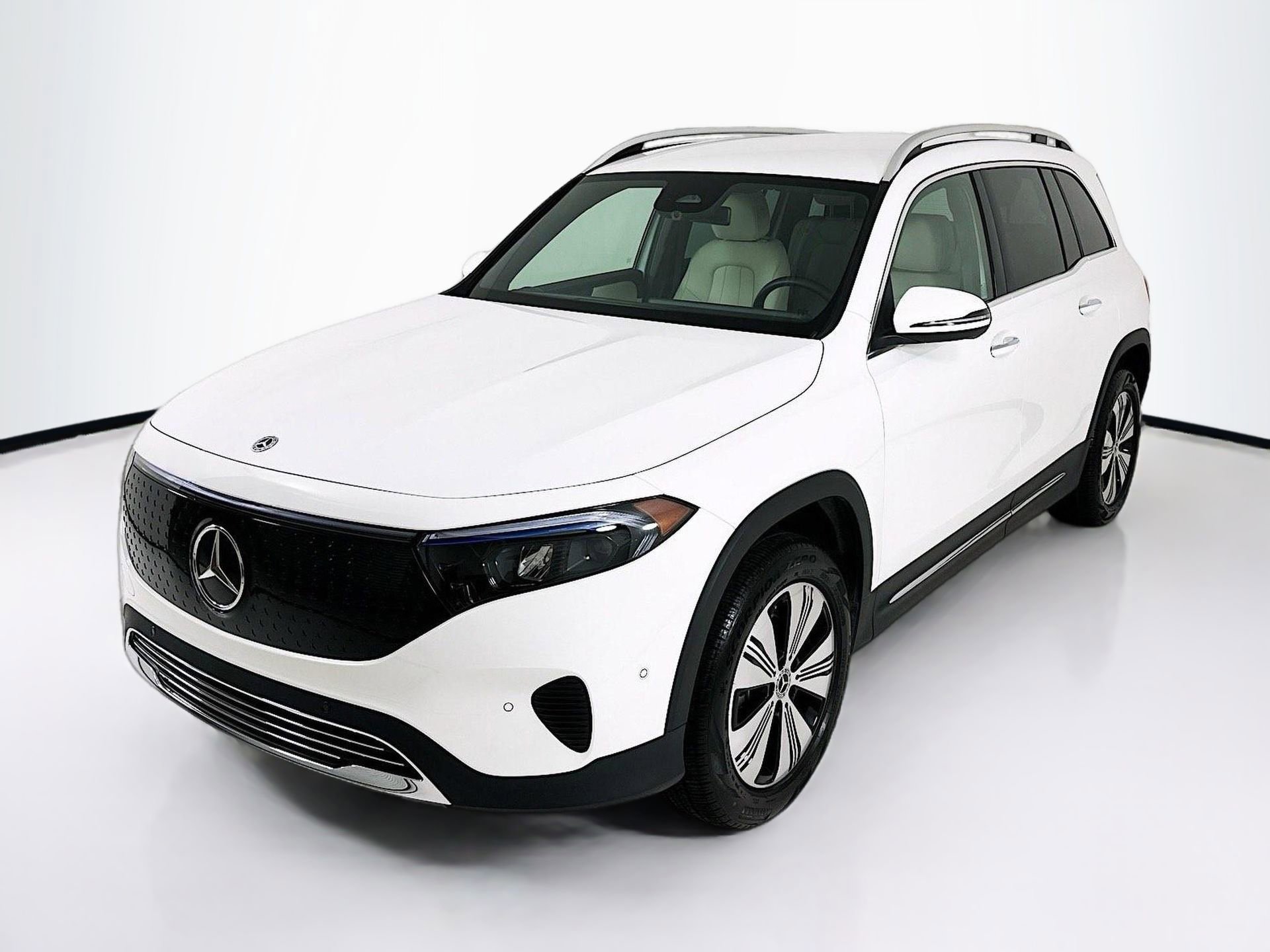 Certified 2024 Mercedes-Benz EQB 300 4MATIC image 3