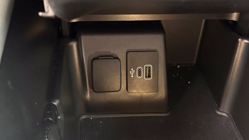 Used 2025 Ford Explorer Active AWD/4WD image 52