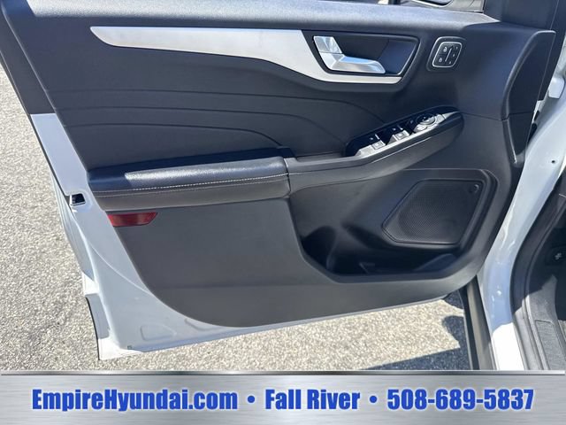 Used 2021 Ford Escape SEL w/ Technology Package AWD/4WD image 18