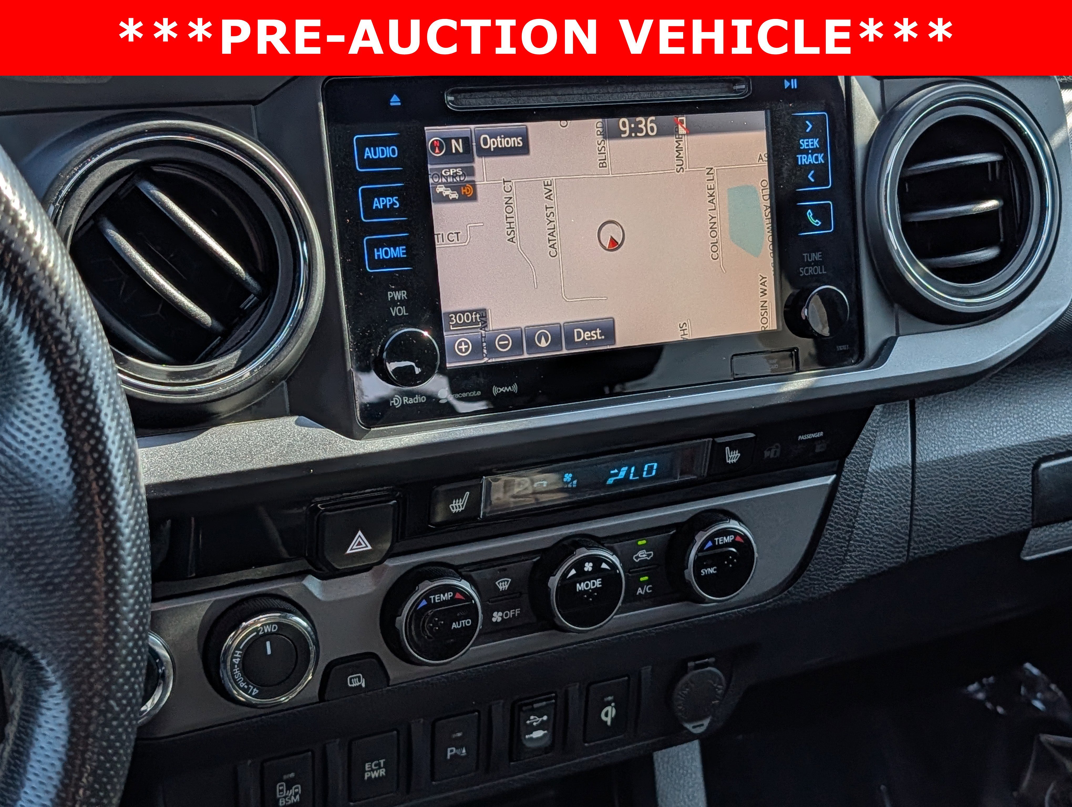 Used 2016 Toyota Tacoma TRD Off-Road w/ Premium & Technology Package AWD/4WD image 30