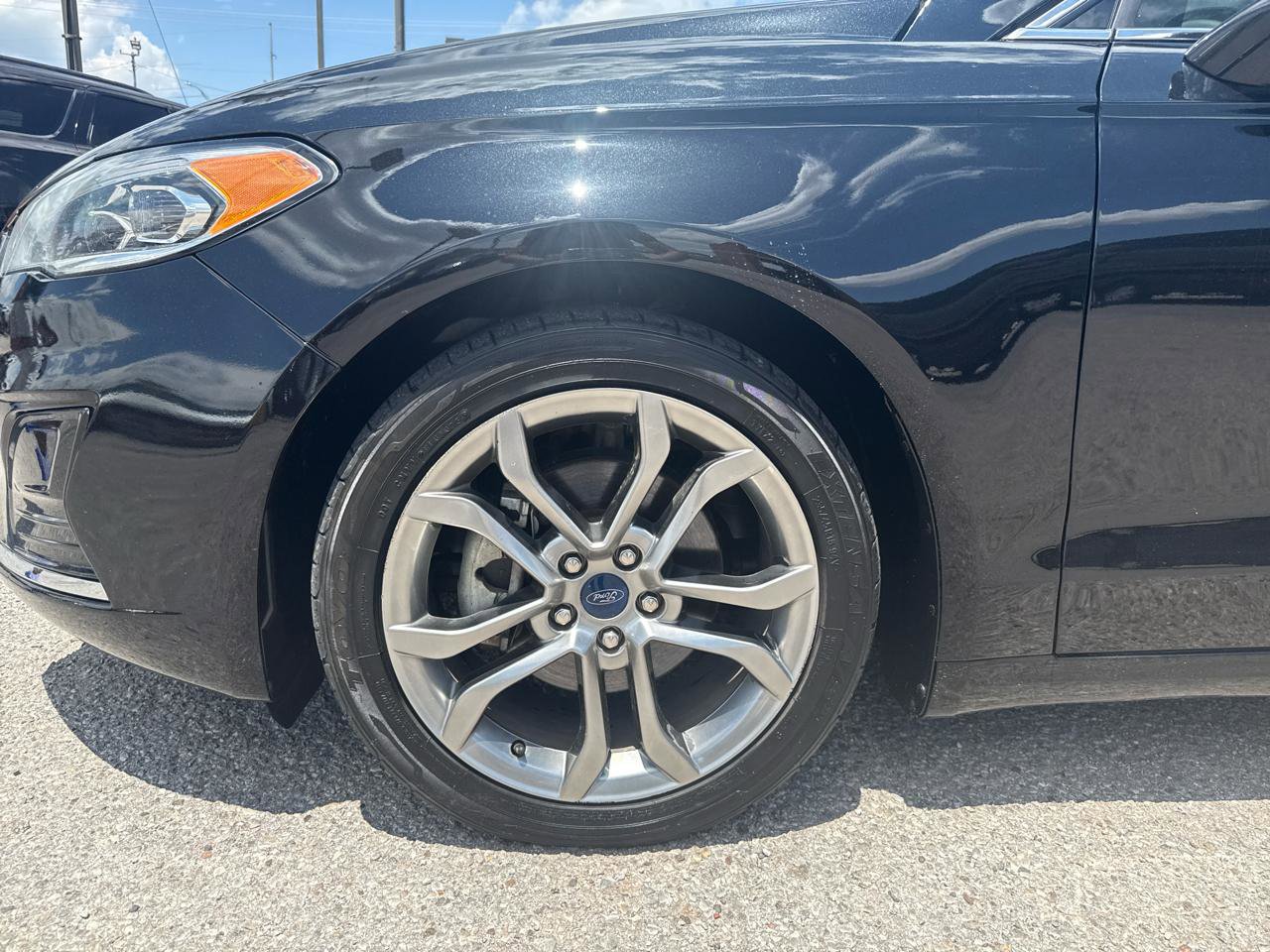 Used 2019 Ford Fusion SEL FWD image 24