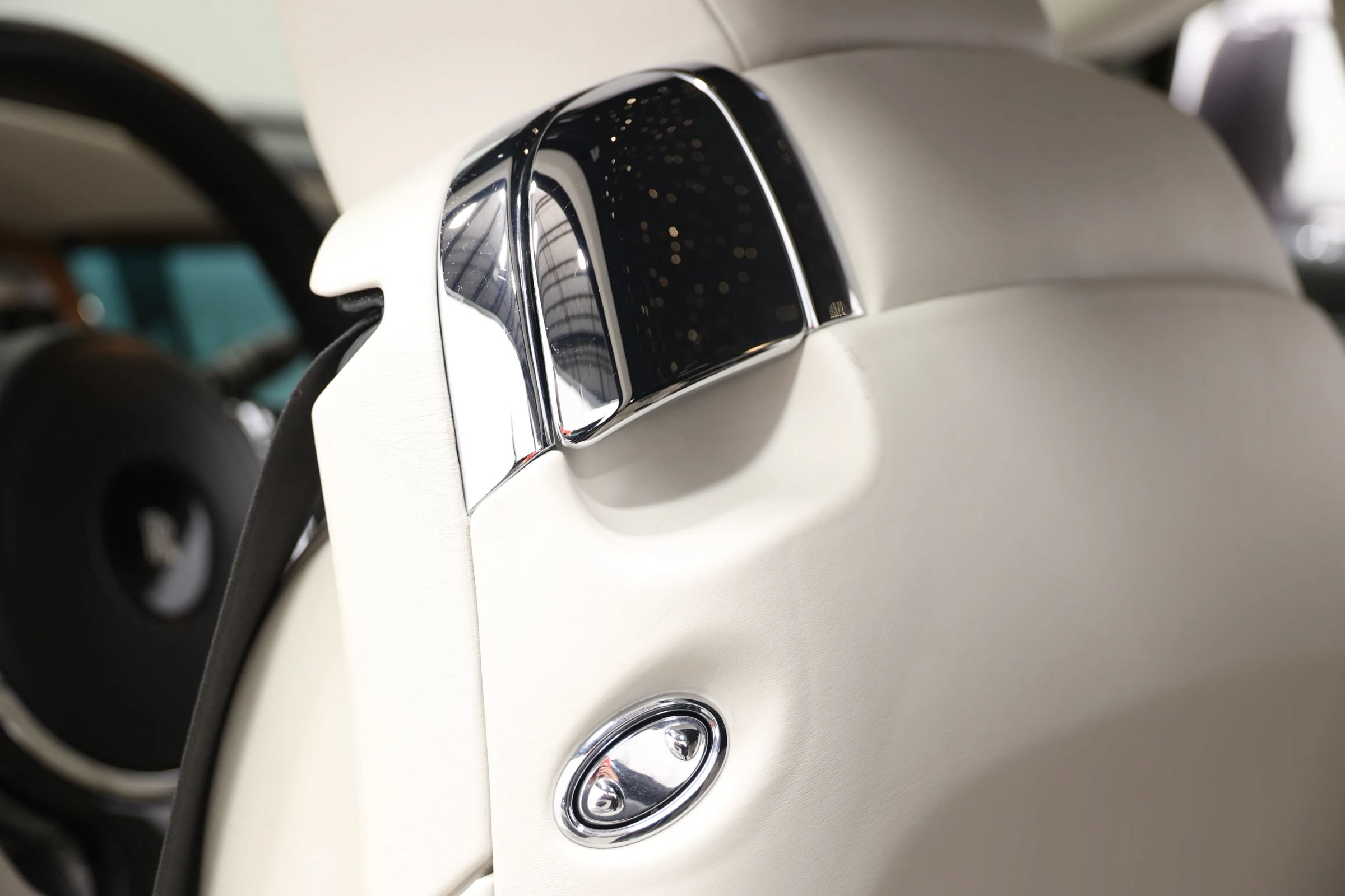 Used 2017 Rolls-Royce Wraith RWD image 75
