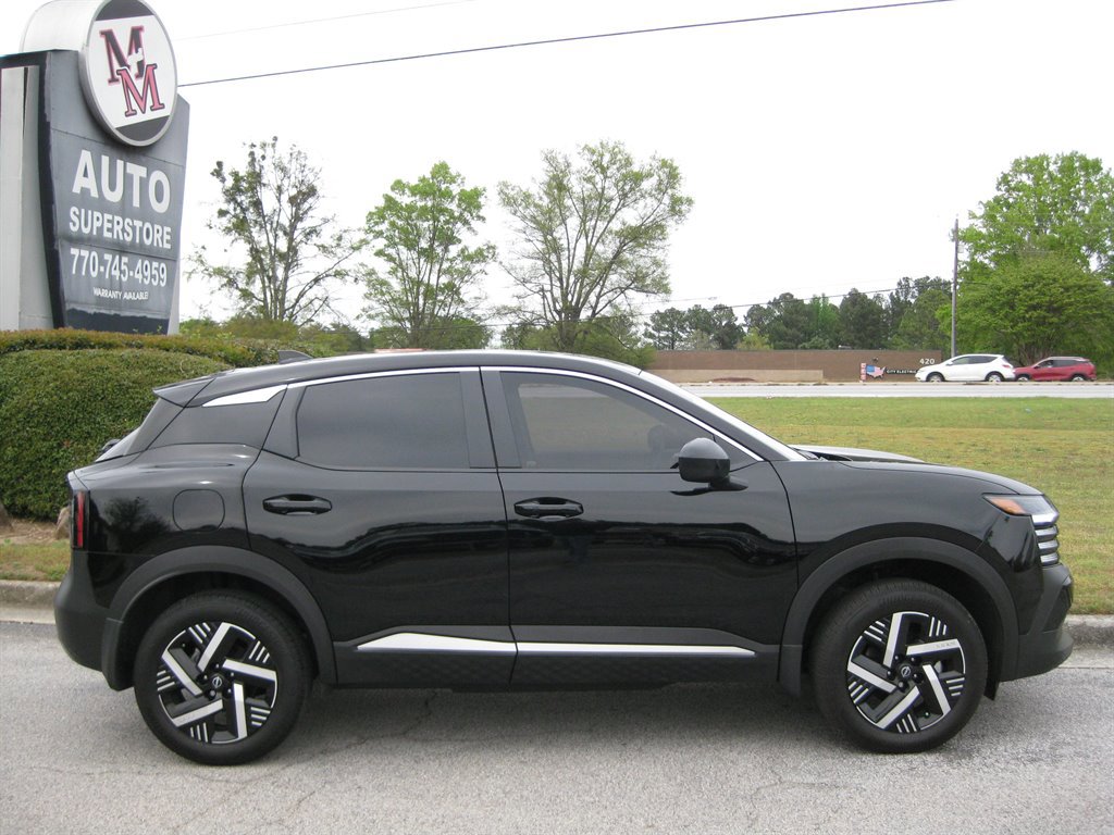 Used 2025 Nissan Kicks SV FWD image 8