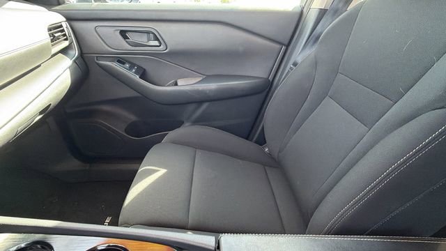 Used 2025 Nissan Rogue S image 23