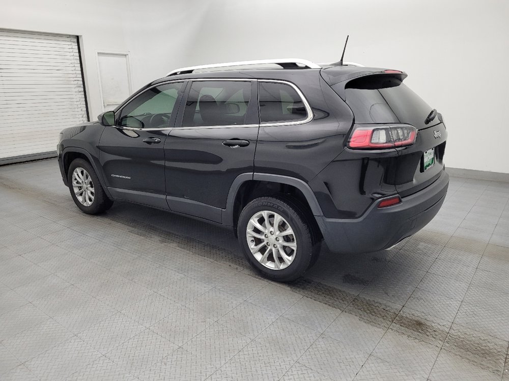 Used 2019 Jeep Cherokee Latitude w/ Cold Weather Group FWD image 3