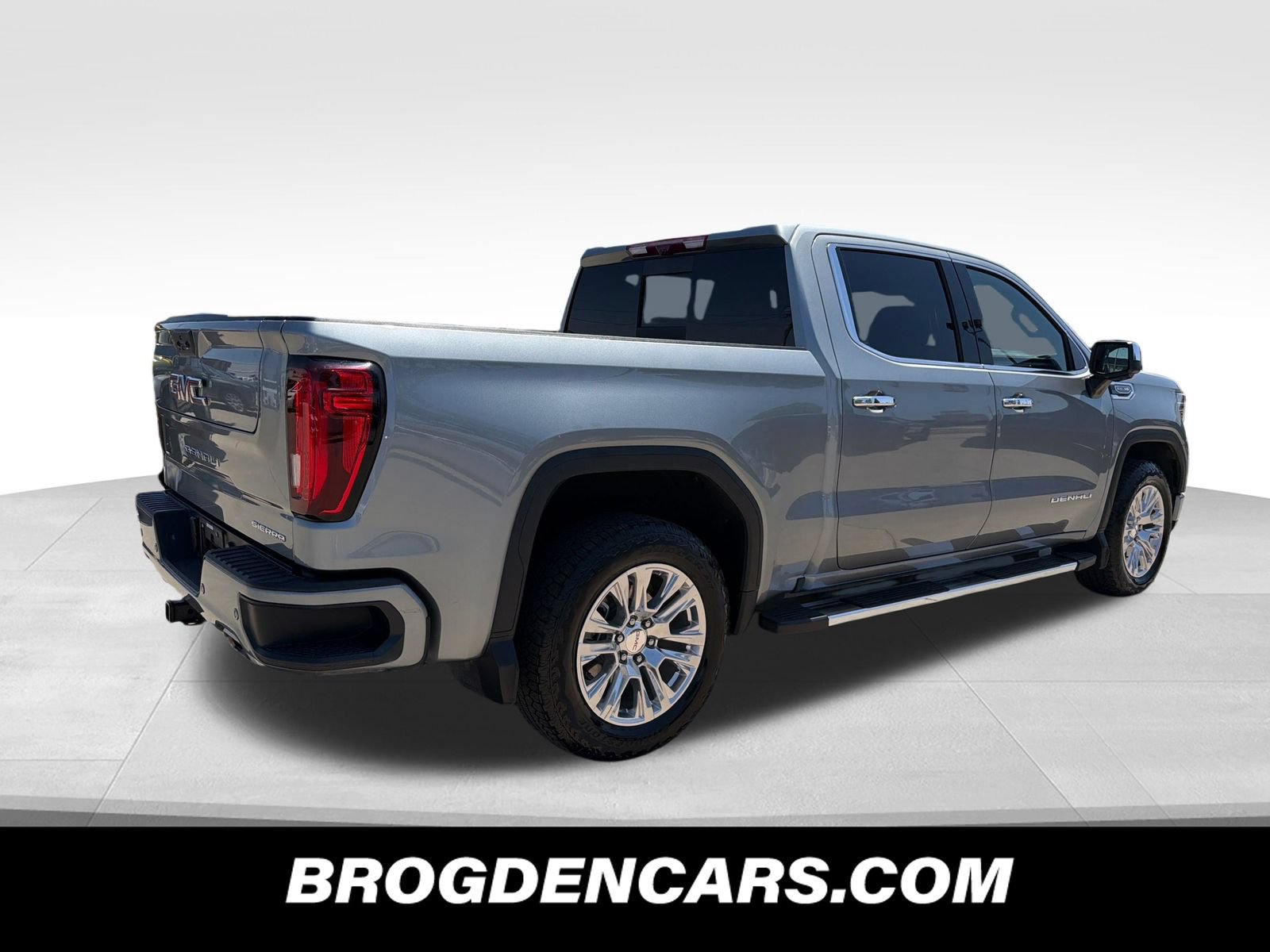 Used 2026 GMC Sierra 1500 Denali w/ Technology Package AWD/4WD image 3