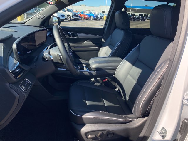 Certified 2025 Buick Enclave Preferred FWD image 16