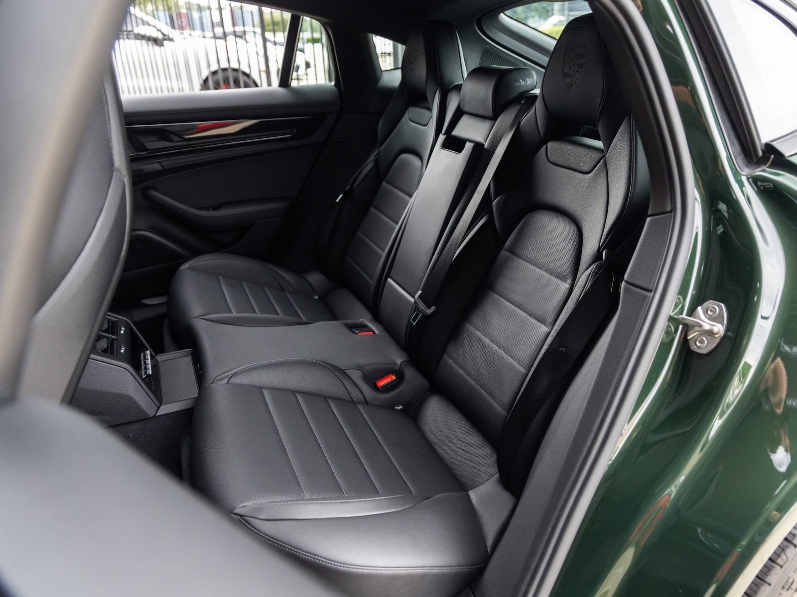 Certified 2025 Porsche Panamera image 36