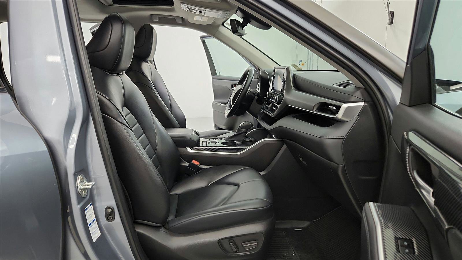Certified 2022 Toyota Highlander XLE image 29