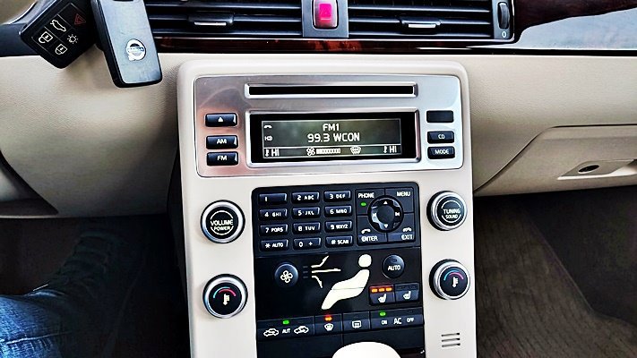 Used 2010 Volvo V70 image 20