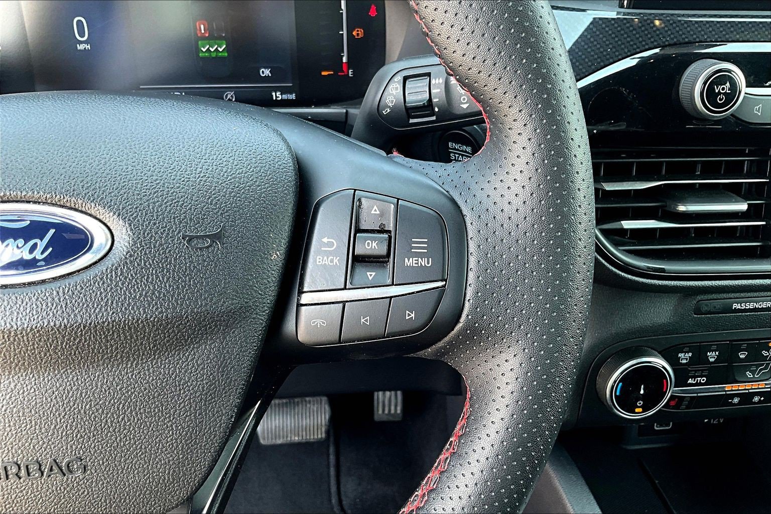 Used 2025 Ford Escape ST-Line Select AWD/4WD image 13