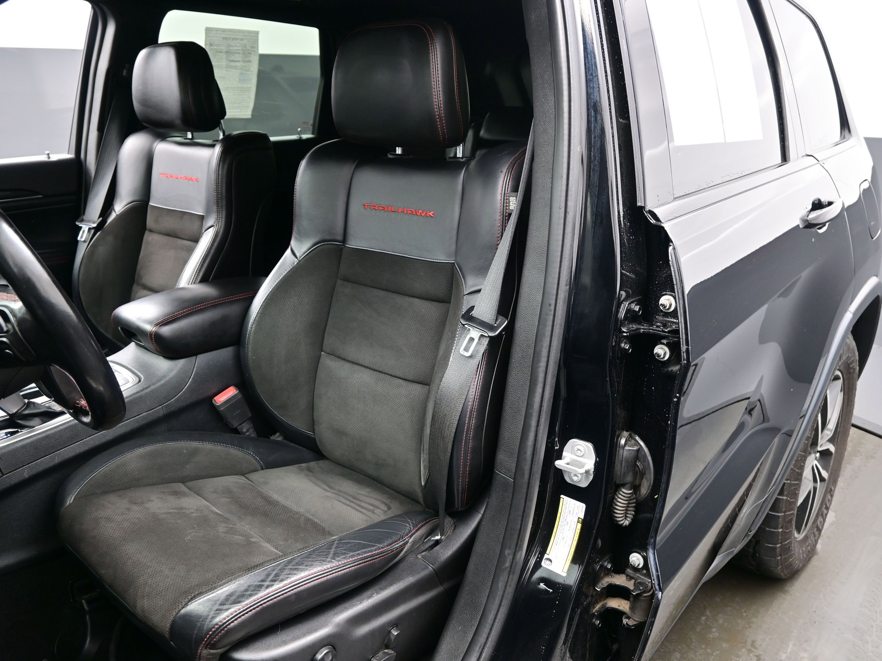 Used 2020 Jeep Grand Cherokee Trailhawk AWD/4WD image 12