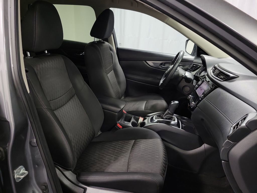 Used 2018 Nissan Rogue SV w/ Premium Package image 25