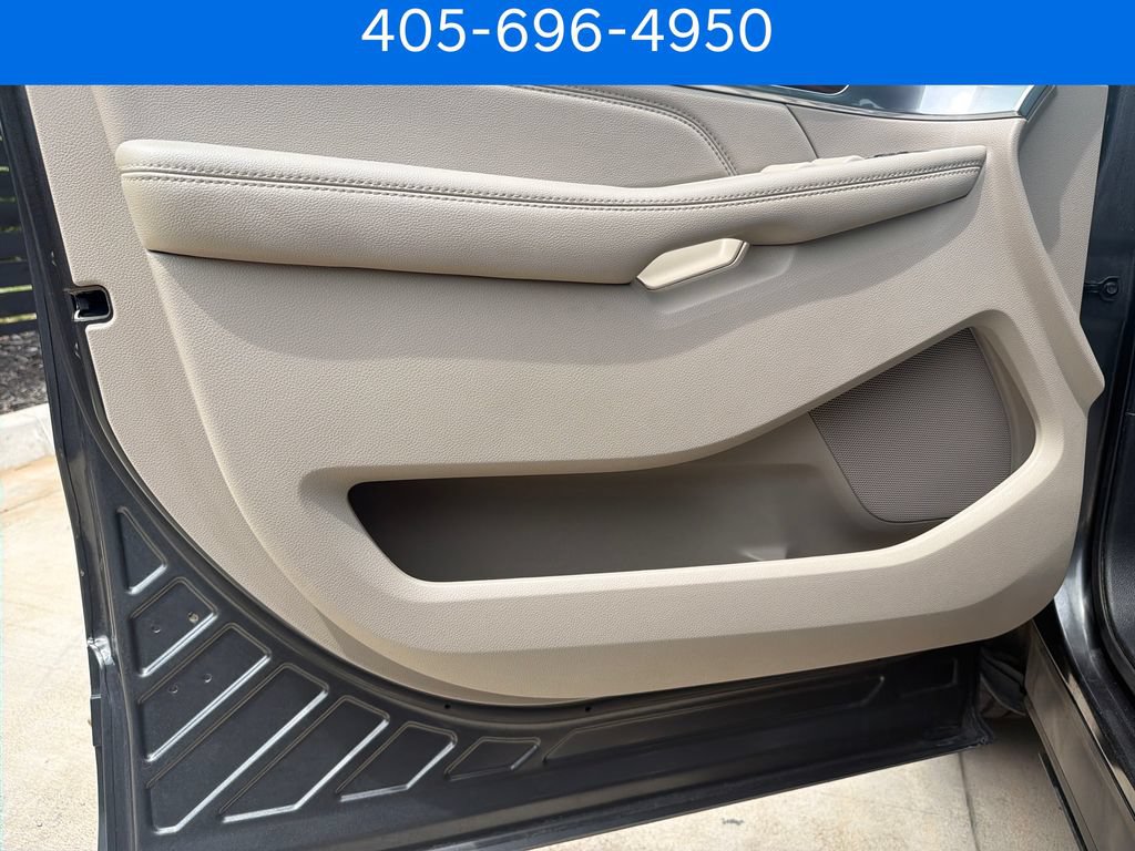 Used 2019 Ford Explorer Limited w/ Class III Trailer Tow Package AWD/4WD image 12