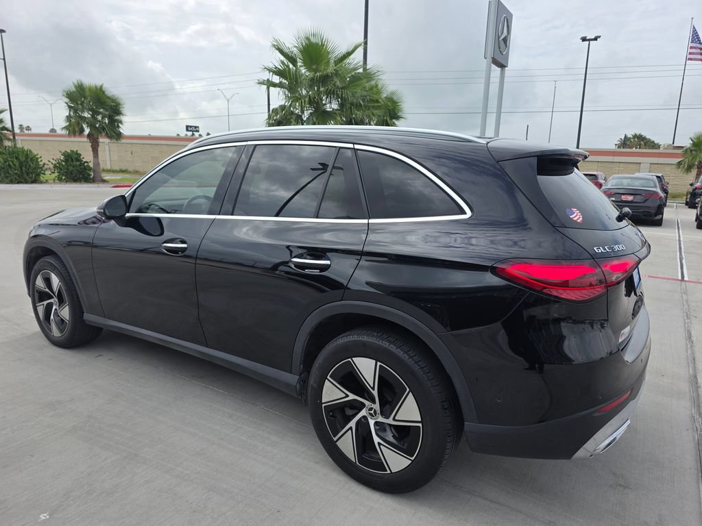 Used 2024 Mercedes-Benz GLC 300 4MATIC image 5