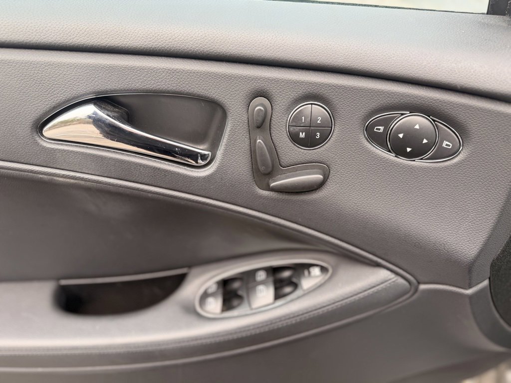 Used 2008 Mercedes-Benz CLS 550 image 21