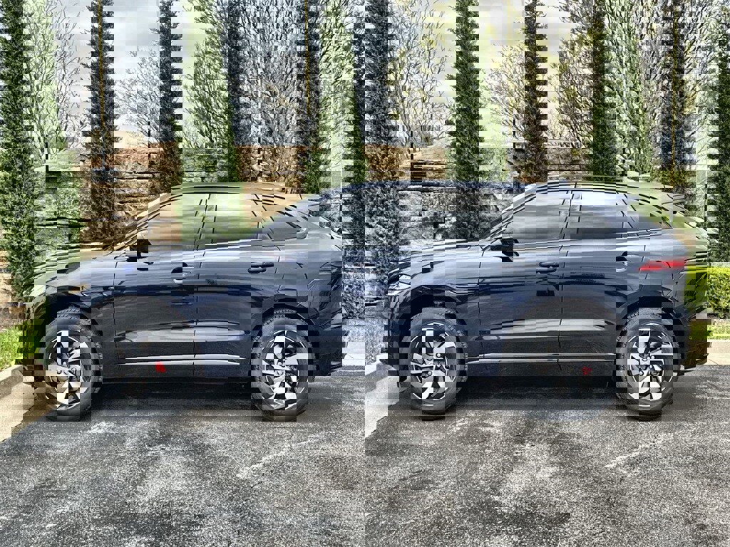 New 2026 Jaguar F-PACE R-Dynamic S image 2