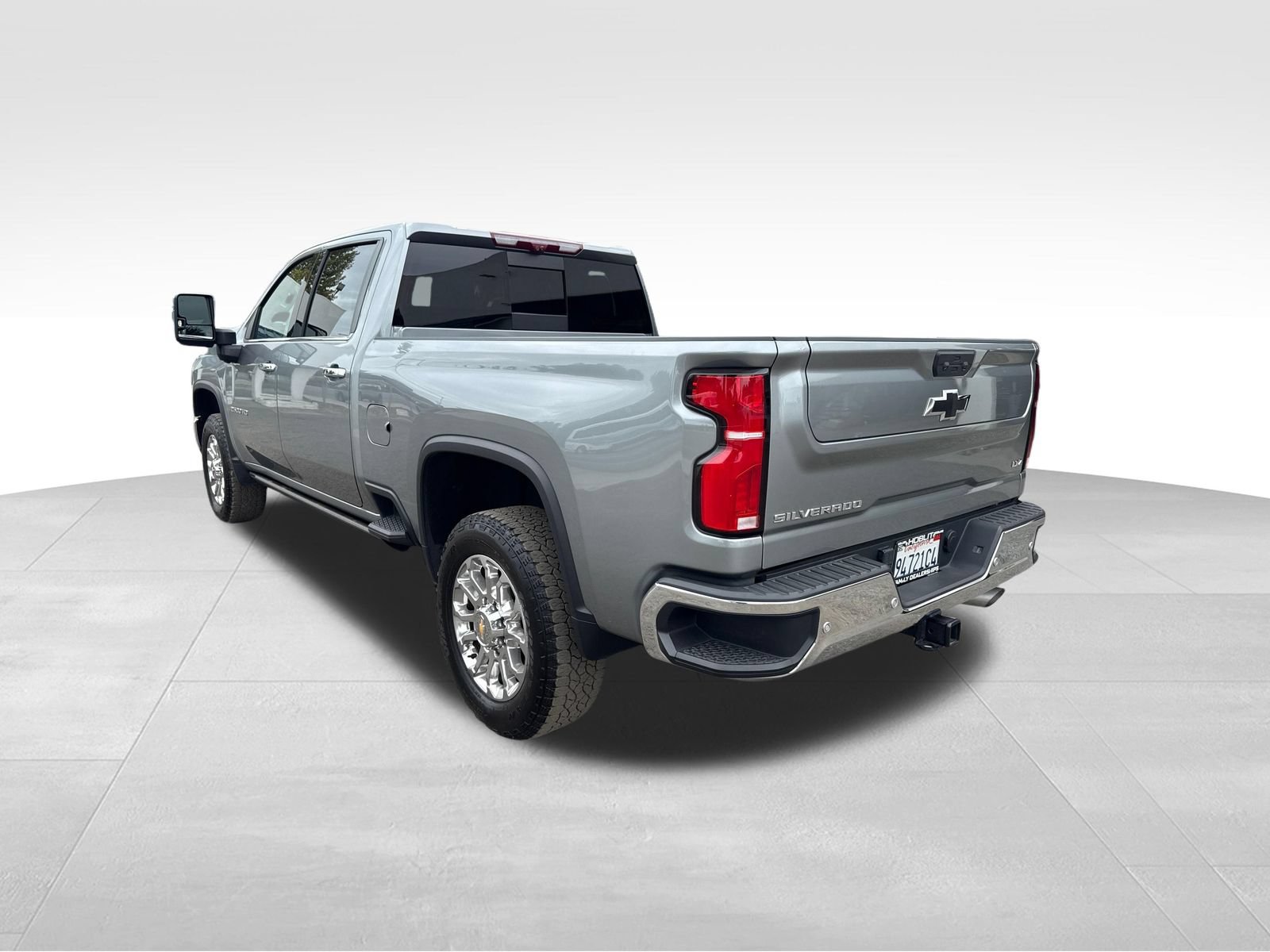Used 2025 Chevrolet Silverado 2500 LTZ w/ LTZ Premium Package AWD/4WD image 3