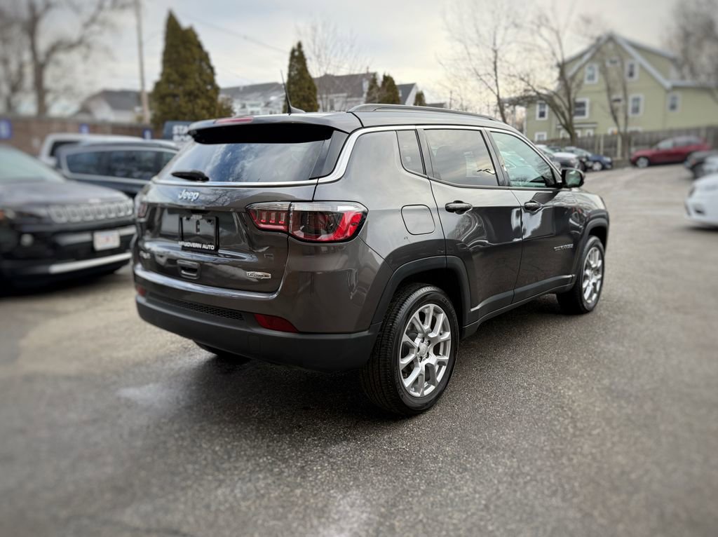 Used 2023 Jeep Compass Latitude image 8